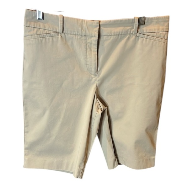 Talbot’s Women's Tan Bermuda Shorts size 8 - Picture 1 of 11